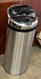 I Touchless Trash Can