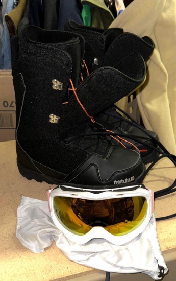 Thirtytwo Snowboard Boots size 8.5 (Look to be New) and Outdoor Master Googles