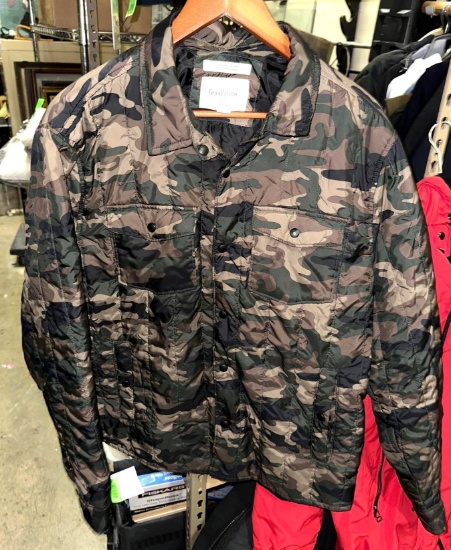 Goodfellow & co Water resistant Camo Jacket size L