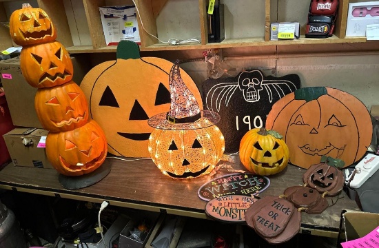 Lightup Pumpkins, Wood Pumpkins and Signs