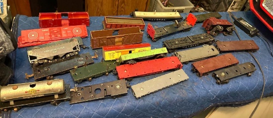 Lot of Vintage Lionel Train Cars- Most are Metal