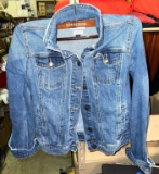 Universal Thread Jean jacket size XS- in Good Condition