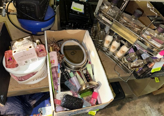 Makeup mirror, Makeup and Bath and spa Items