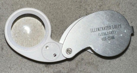 Illuminated Jeweler's Loupe 40 x 25mm-works