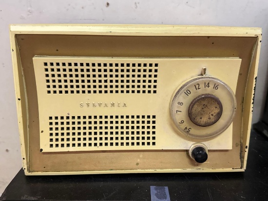 Old Sylvania AM Radio- works