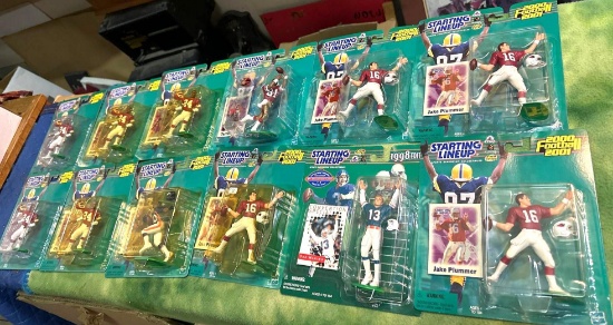 12 NIB Starting line up Football Action figures from 2001