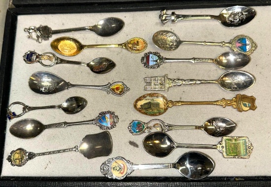 16 Vtg Collector Spoons