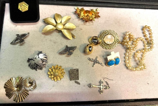 Lot of Vintage Jewelry, Pins etc