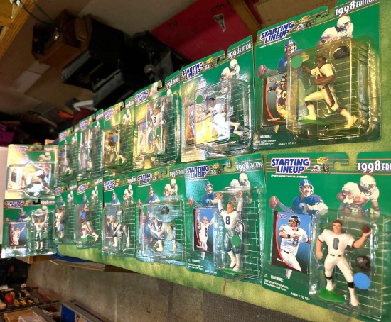 14 New Starting lineup Football action figures from 1990's