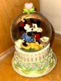 Hallmark Disney Minnie and Mickey Mouse Snowglobe