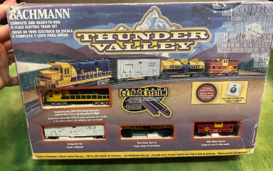 Bachmann Thunder Valley Train set