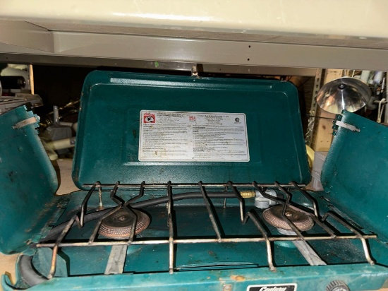 2 Burner Propane Camping Stove- Works Good