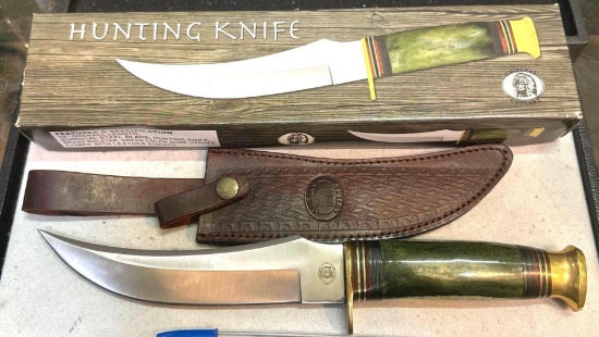 Hunting Knife with Sheath- NIB