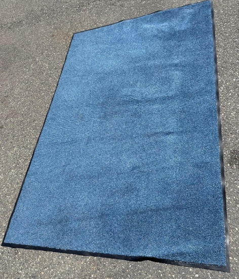 Indoor/Outdoor Rubber back Rug 47 1/2" x 71"