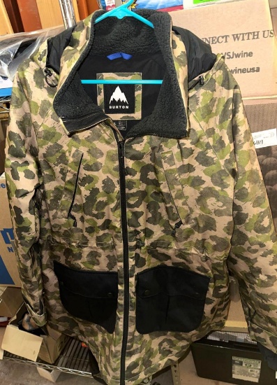 Burton Camo Coat Size Large