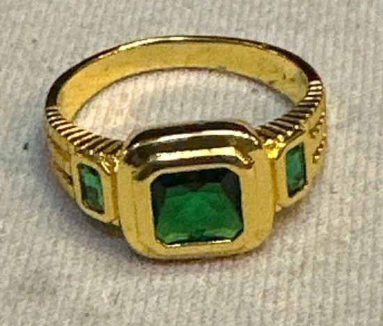 Emerald Women's Ring size 11