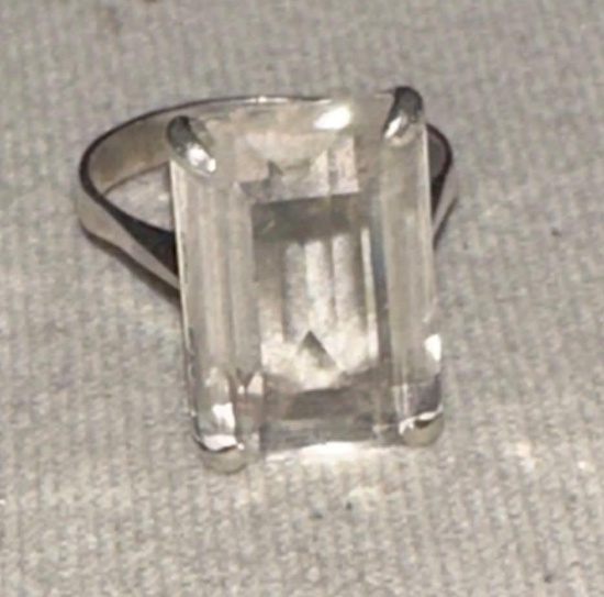 Sterling silver Ring with Large Clear Gemstone Size 8