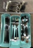 Mikasa 39 Piece Dinnerware set