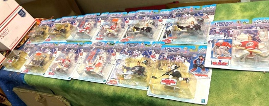 13 New in Packages Starting Line up Hockey Figures from 2000