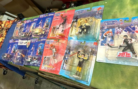 11 New in packages 1990's Starting Line up sports Figures