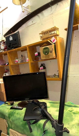 25" Samsung Tv with Remote- Works and Adjustable Tv Mount (attached to Ceiling)