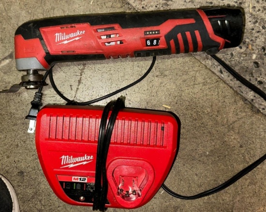 M12 Milwaukee with Charger- Works