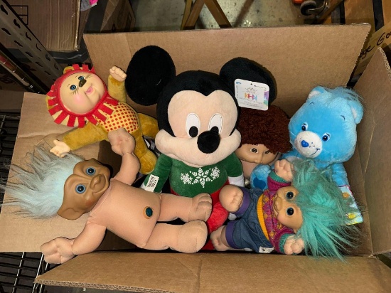 Box of VTG Collectible Stuffies, Cabbage Patch Dolls and Trolls