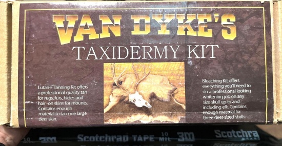 NIB Van Dykes Animal Skin Tanning Kit