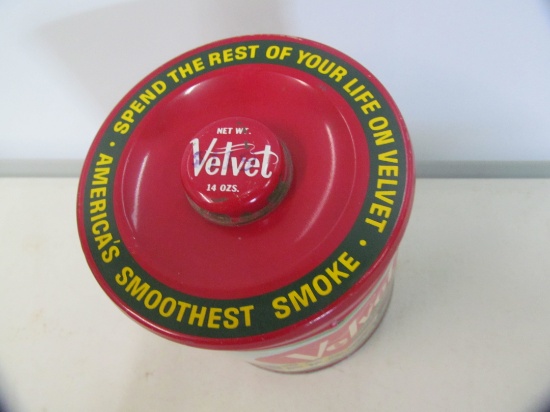 Velvet; Pipe and Cigarette tobacco seasons greetings canister