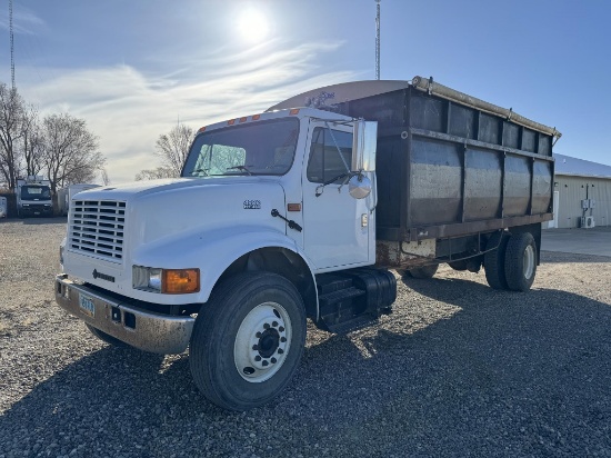 1994 INTERNATIONAL 4900 407
