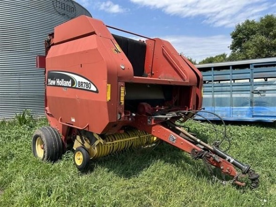 NEW HOLLAND BR780 663