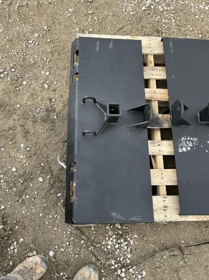 Hitch GUSSETED SKID STEER RECEIVER HITCH WITH CHAIN HOOK 92