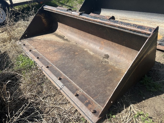 JOHN DEERE SKID STEER BUCKET 123