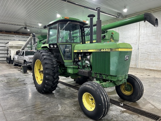 1976 JOHN DEERE 4440 242