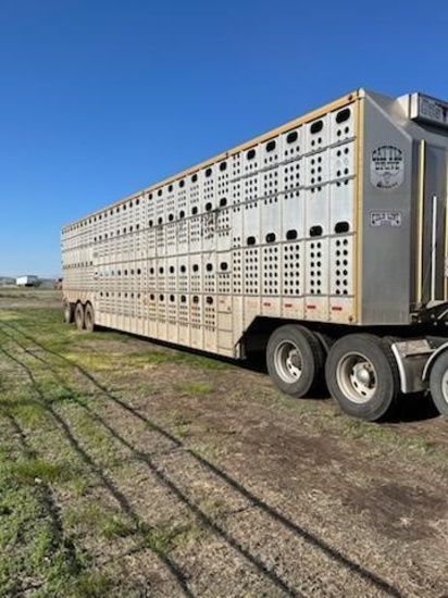 2001 MERRITT CATTLE TRAILER 384