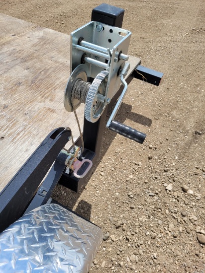 RETRACTABLE TRAILER 389
