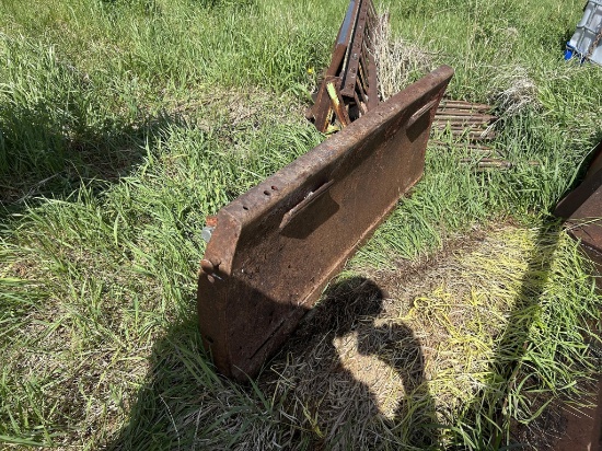 FARMHAND PLATE FOR LOADER AG 412