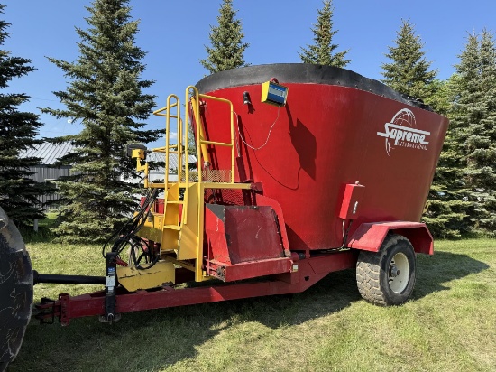 2013 SUPREME INTL 900T 1196