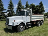 1997 VOLVO WG64 1215
