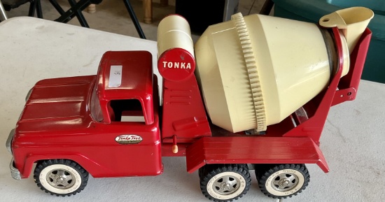 TOY CEMENT TRUCK