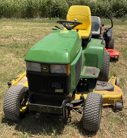 JD RIDING LAWN MOWER