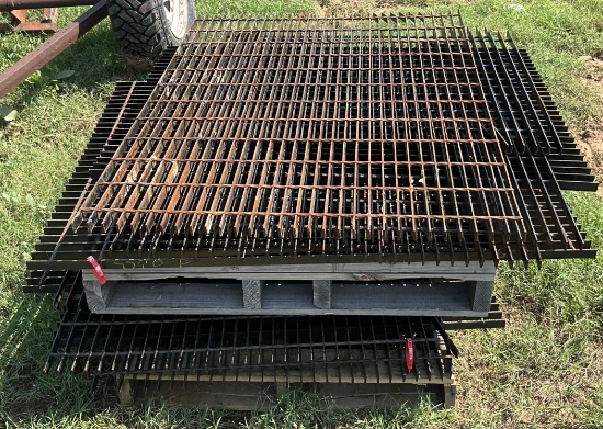 METAL GRATES PALLET