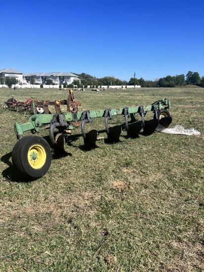 JD 3800 6 BOTTOM ON LAND PLOW