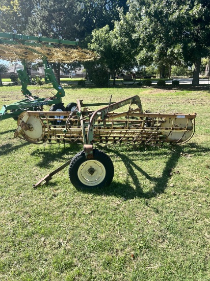 JD 670 HAY RAKES