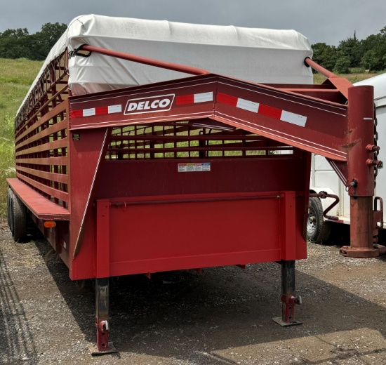 DELCO 32' STOCK TRAILER