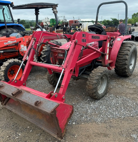 MAHINDRA 2615 TRACTOR