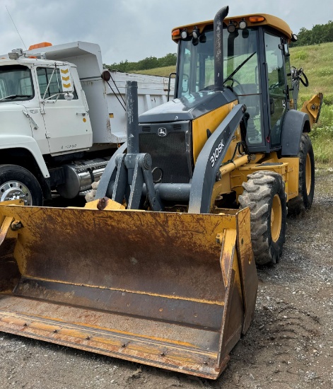 JD 310 BACKHOE