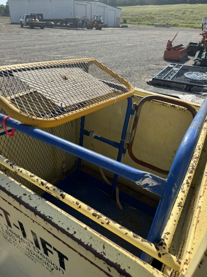 CAGE PALLET MAN LIFT