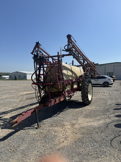 HARDI 1000 GAL. SPRAYER