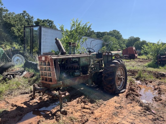 OLIVER 1550 TRACTOR (SALVAGE)
